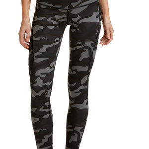 NWT Vineyard Vines  Camoflauge Reversible Leggings
